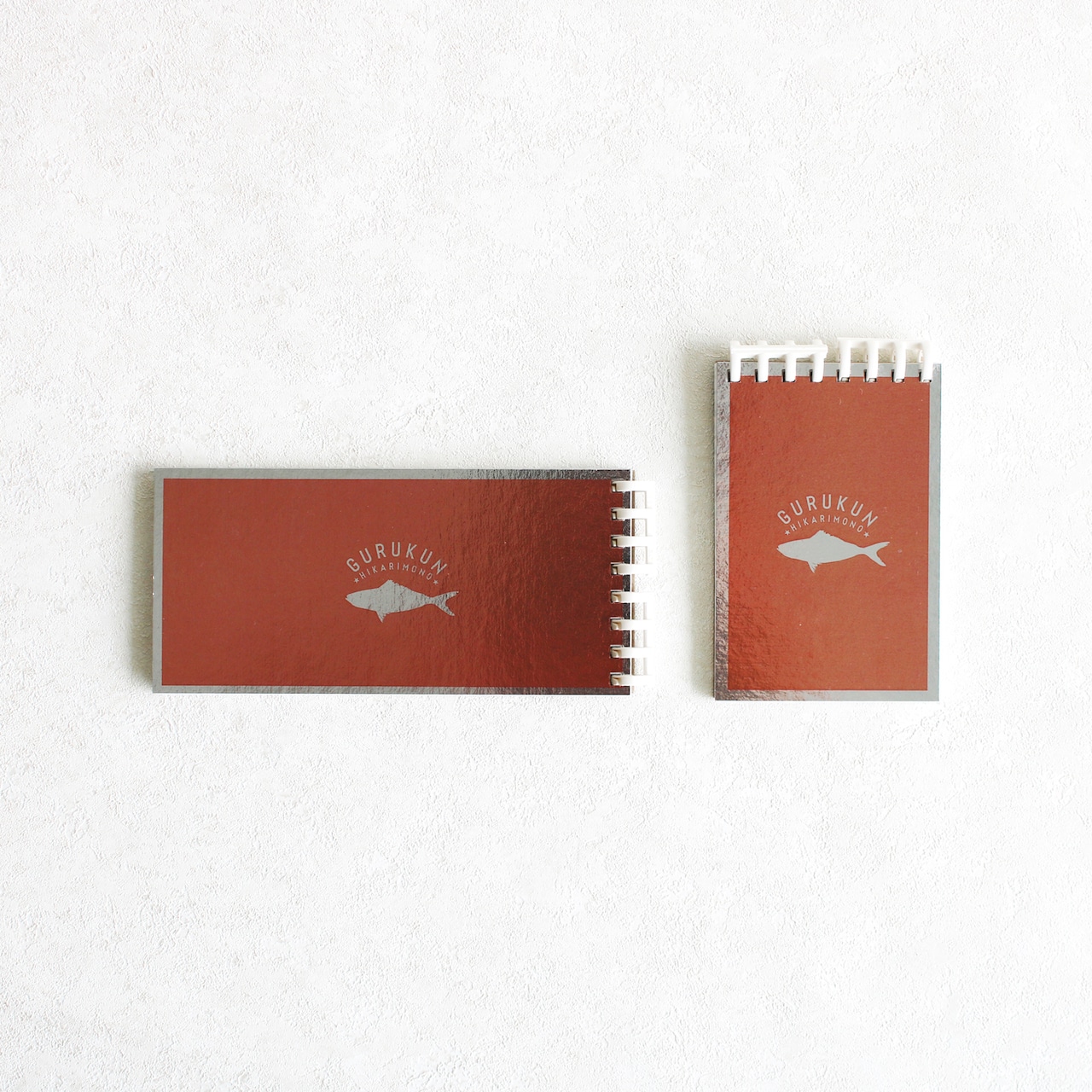 メタリックカラーメモ帳セット(HIKARIMONO GURUKUN)の詳細画像 メタリックカラーメモ帳セット(HIKARIMONO GURUKUN)の詳細画像