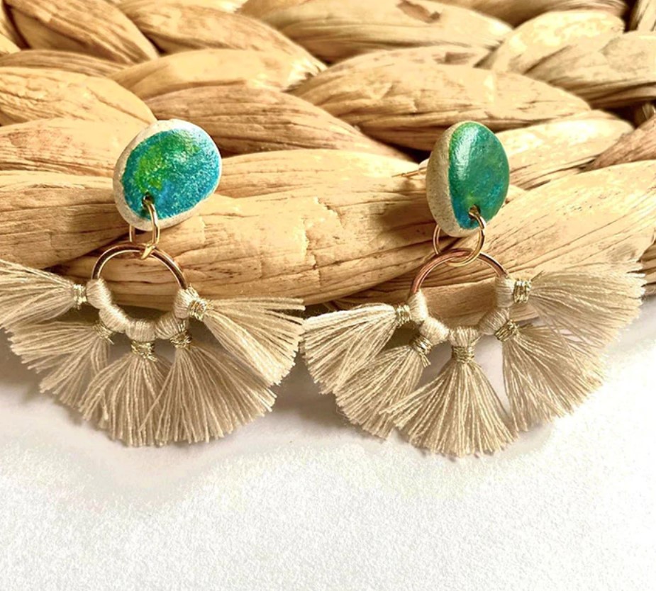 【ピアス&イヤリング】ボリュームフリンジ グリーン ポリマークレイピアスの詳細画像 【ピアス&イヤリング】ボリュームフリンジ グリーン ポリマークレイピアスの詳細画像