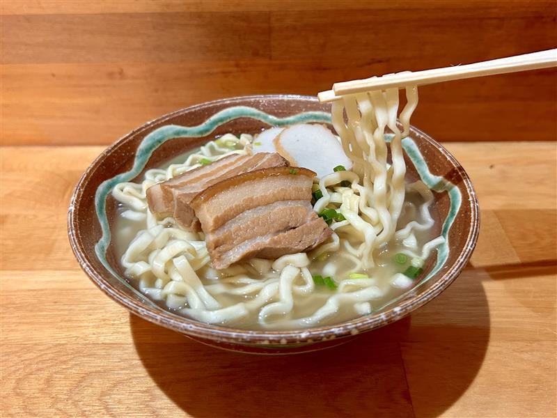 こだわりの一杯、澄みわたる沖縄そば の詳細画像 こだわりの一杯、澄みわたる沖縄そば の詳細画像