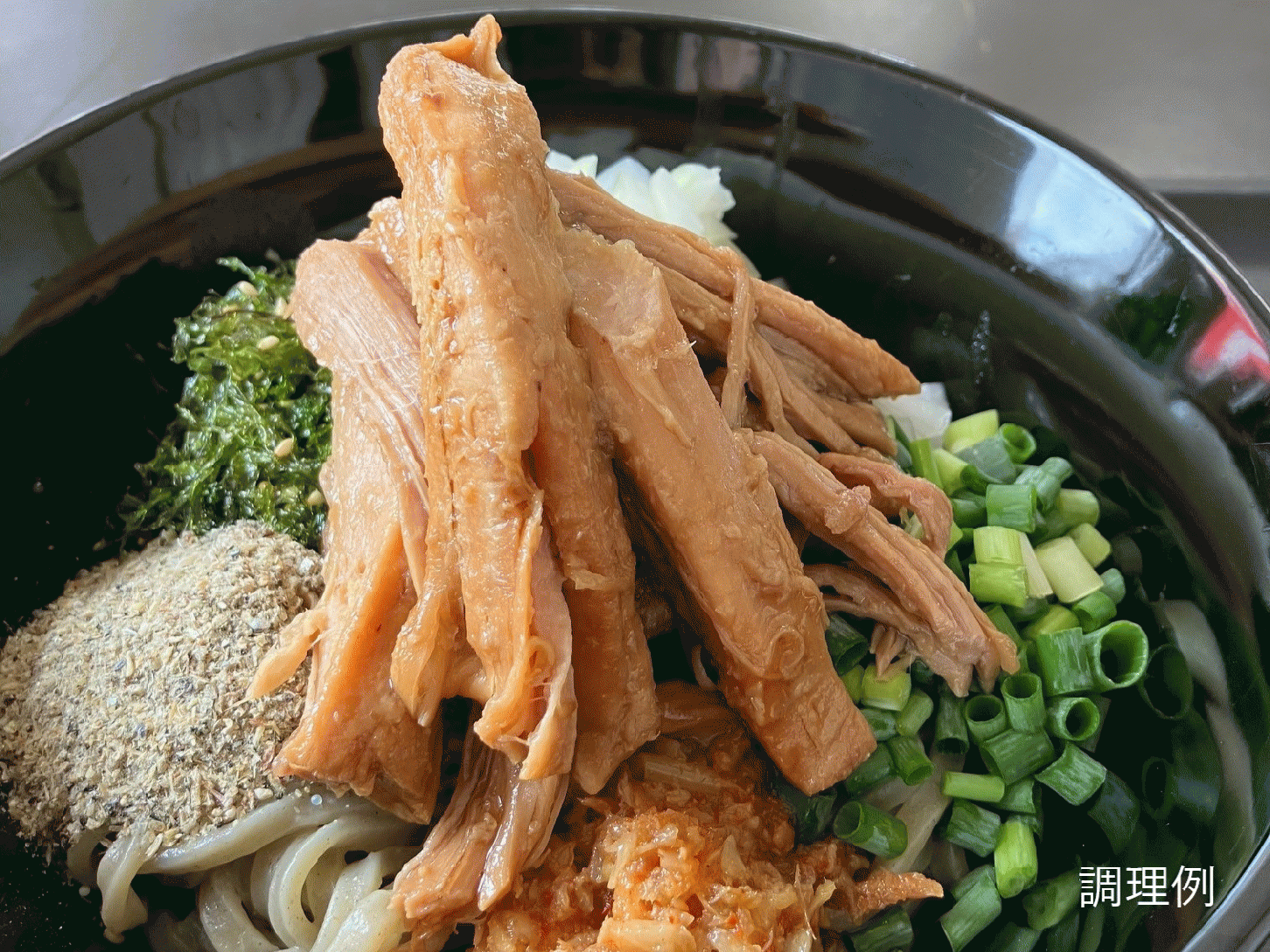 金城畜産/豚の丸焼きリッチセット ほぐし肉&ラー油&あざみ麺 【送料込・冷凍便】の詳細画像 金城畜産/豚の丸焼きリッチセット ほぐし肉&ラー油&あざみ麺 【送料込・冷凍便】の詳細画像