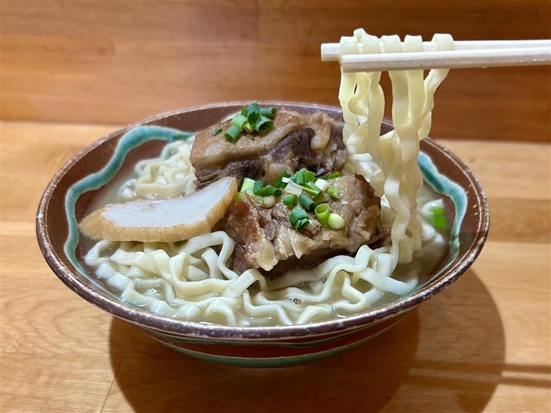 こだわりの一杯、澄みわたる沖縄そばの詳細画像 こだわりの一杯、澄みわたる沖縄そばの詳細画像