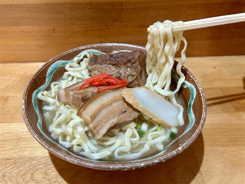 こだわりの一杯、澄みわたる沖縄そばの詳細画像 こだわりの一杯、澄みわたる沖縄そばの詳細画像